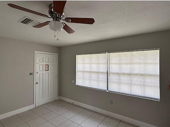 3rd image of 210 N Lone Oak Dr #2