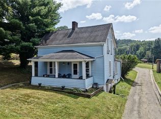 218 Gordon St, Bowerston, OH 44695