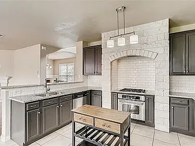 697 Shadow Creek Blvd — Photo 8