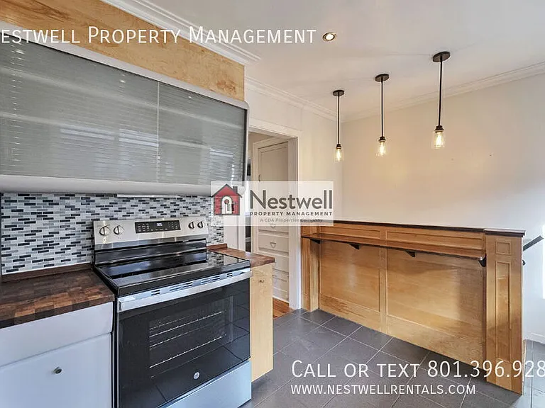 2471 S Douglas St — Photo 15