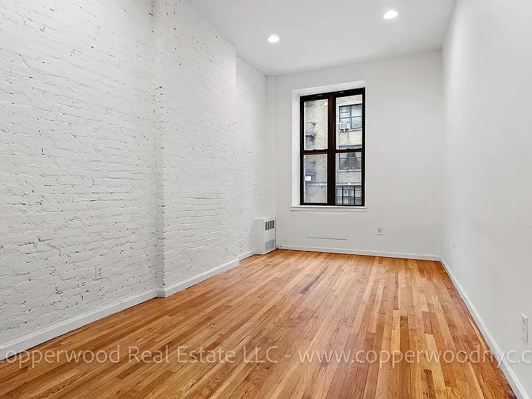 430 E 89th St #D — Photo 3