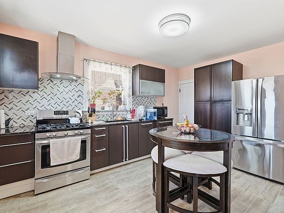 5th image of 3947 W 65th St