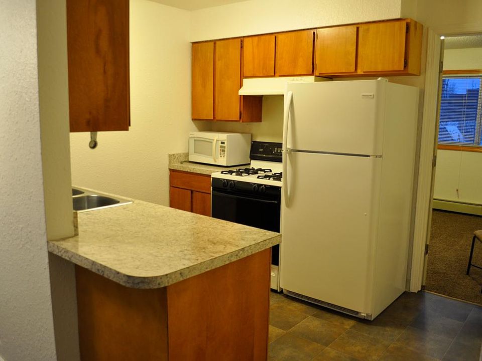 Kitchen, new counter top & refrigerator 