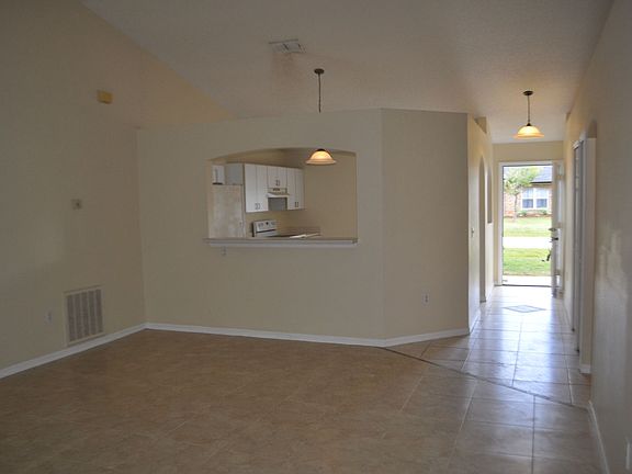 3rd image of 11 Burrel Pl