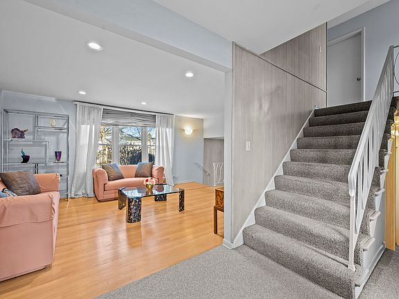 2nd image of 621 Ridge Rd