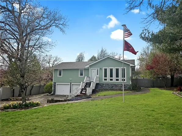 923 Dustin Dr, Warsaw, MO 65355
