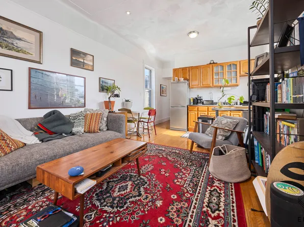 860 Marcy Avenue image 1 of 10