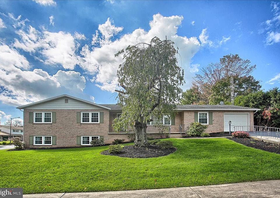 1st image of 412 Croghan Dr