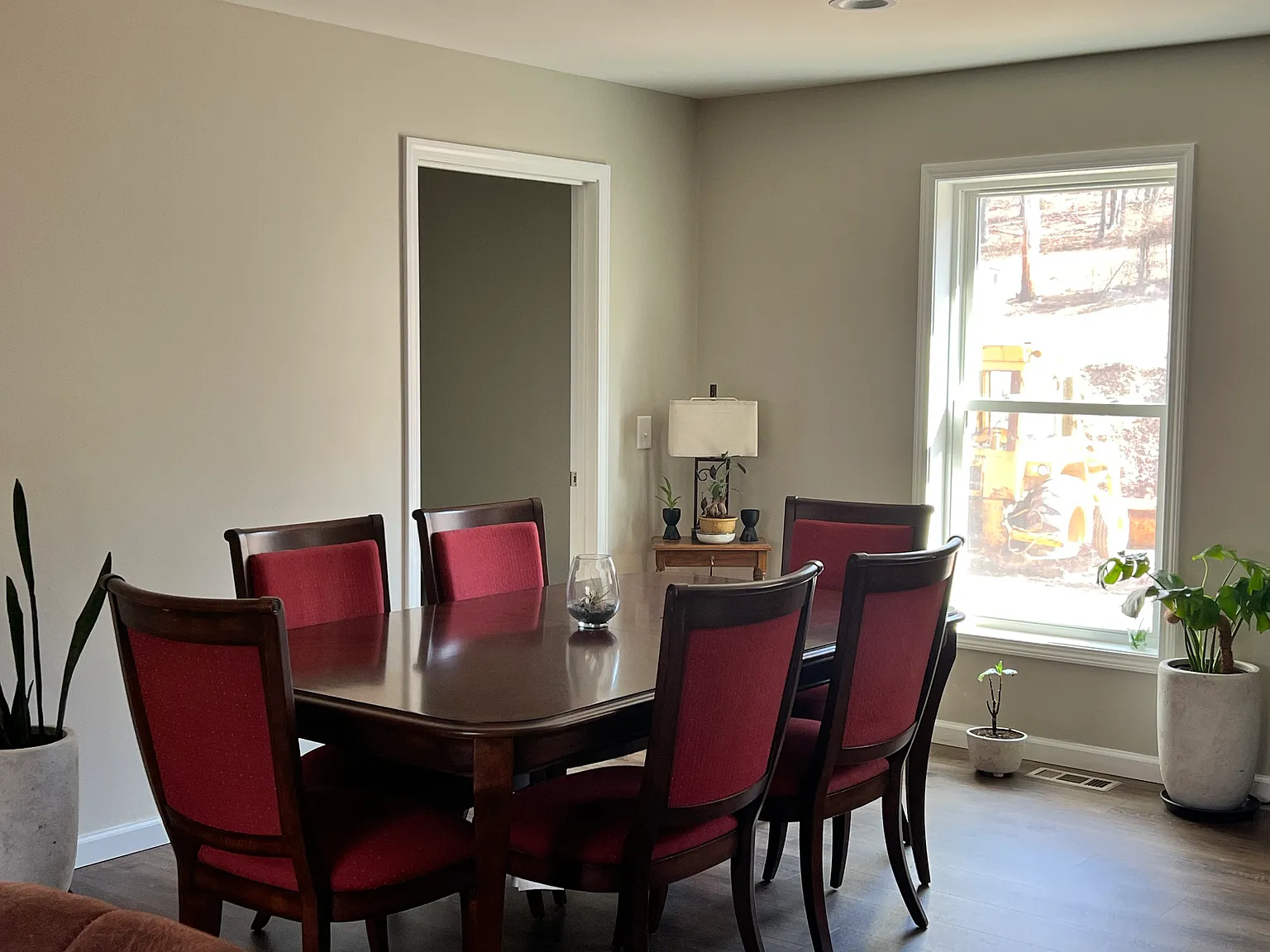 3 bed, 1600 sqft, $2,200 — Photo 2