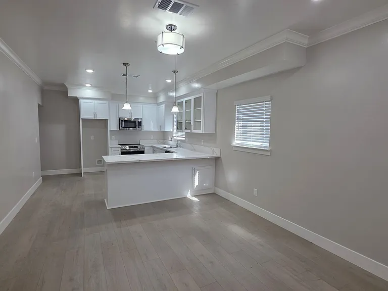 3900 Fell St — Photo 5
