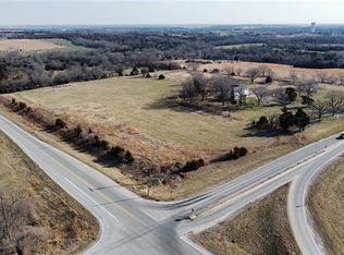 8334 SW 21st St, Topeka, KS 66615