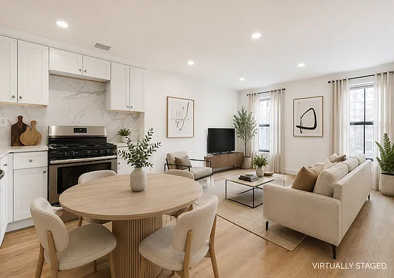 Living room, photo 2
