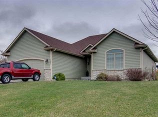 9803 SW Deer Trail St, Topeka, KS 66610