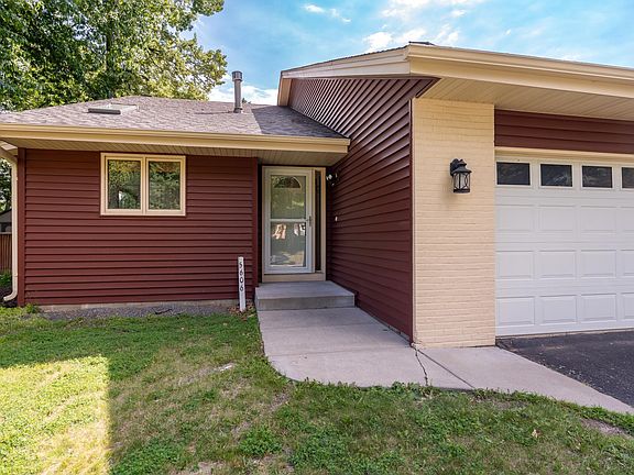 3rd image of 5606 W 132nd St