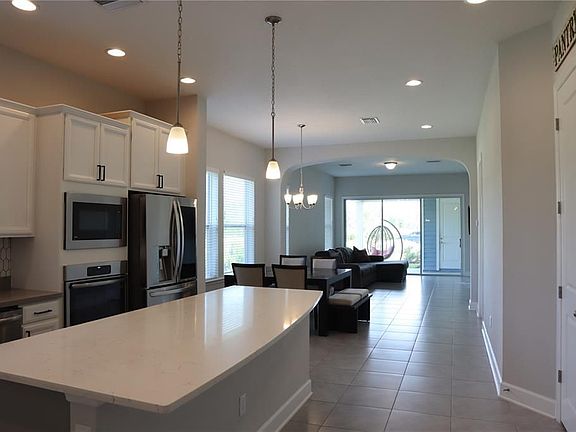 3rd image of 163 Dalton Cir