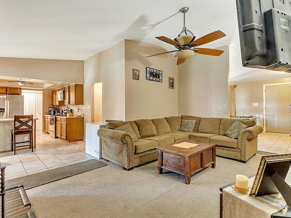 4th image of 2031 W Meadow Dr
