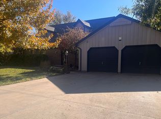 405 Ponderosa Ct, McPherson, KS 67460