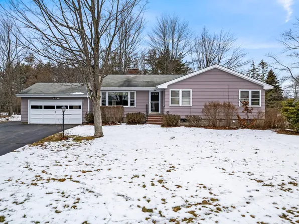128 Elm St, North Berwick, ME 03906