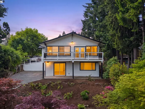 19001 Suncrest Dr, West Linn, OR 97068