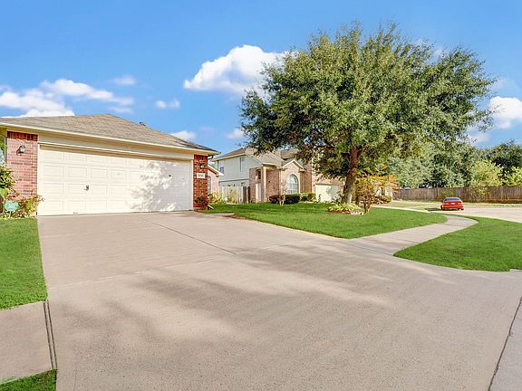 3rd image of 14610 Alannah Lagoon Ct