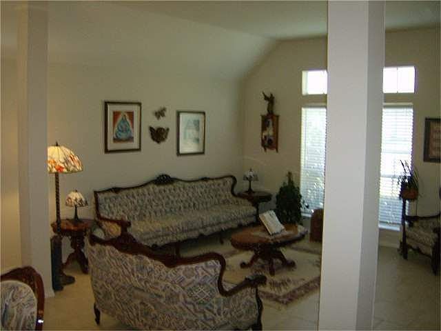 2nd image of 3112 Autumn Leaf Dr