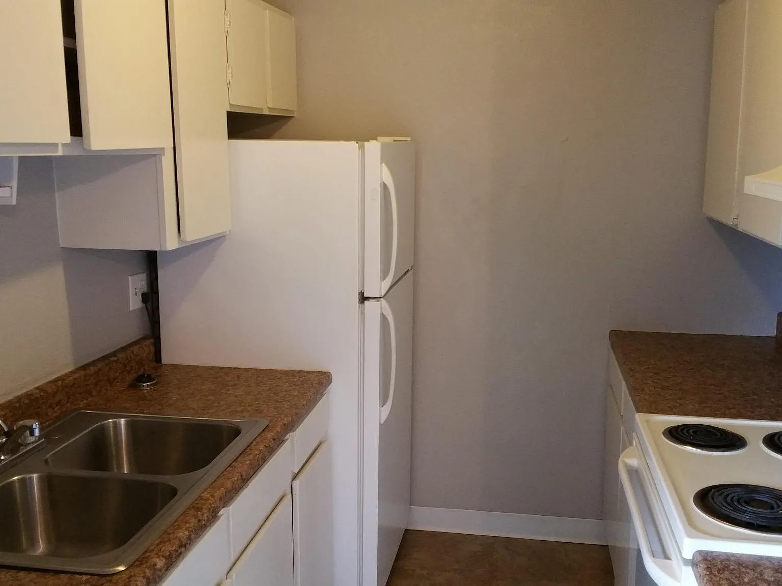 3 bed, 900 sqft, $1,250 — Photo 3