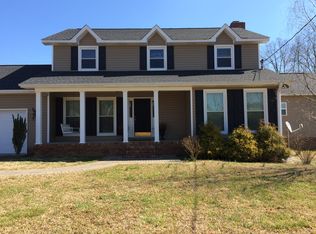 207 Cambridge Ln, Rainbow City, AL 35906
