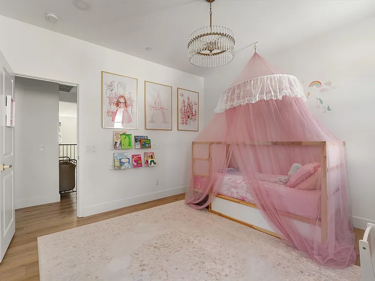 18827 Juniper Springs Dr — Photo 32