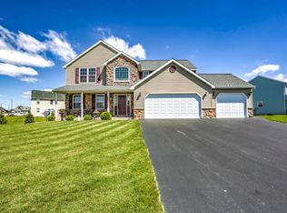 562 Daisy Dr, New Holland, PA 17557