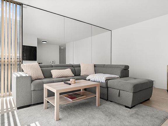5th image of 1250 Burnaby St #806