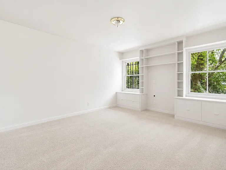 9149 Hillsboro Dr — Photo 7