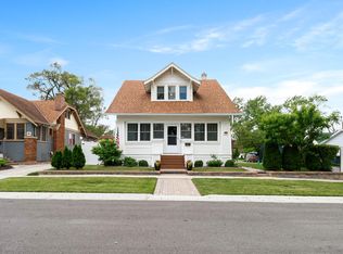 213 Maxwell St, Crown Point, IN 46307