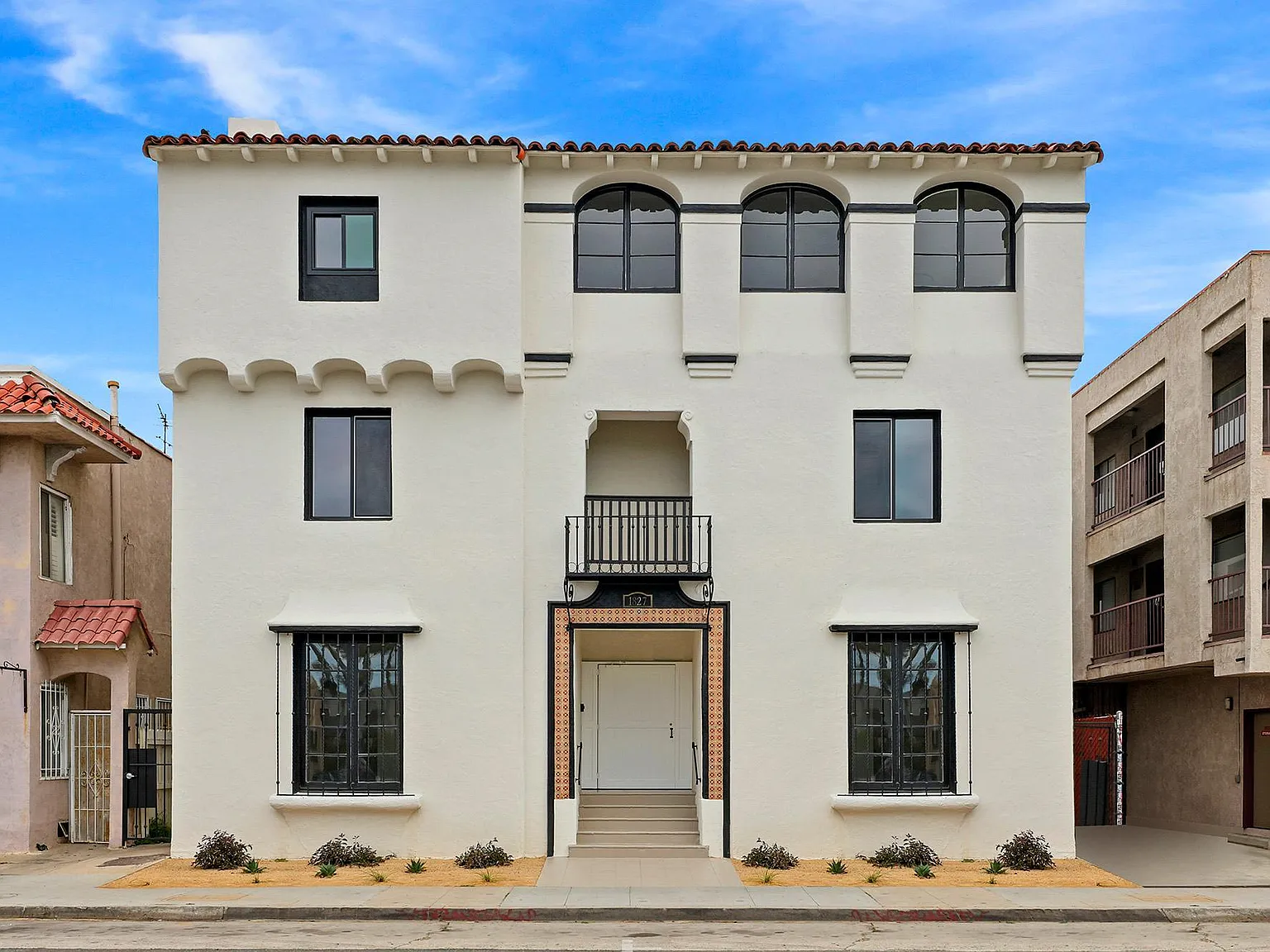 1 bed, 875 sqft, $2,400 — Photo 1