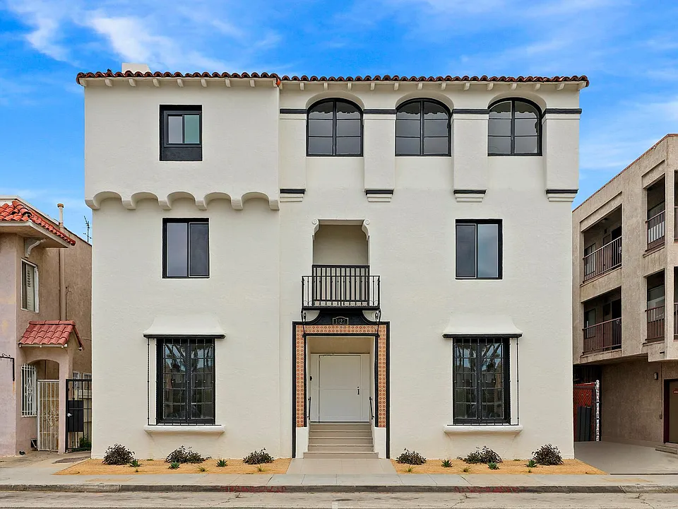 1827 E 4th St #2