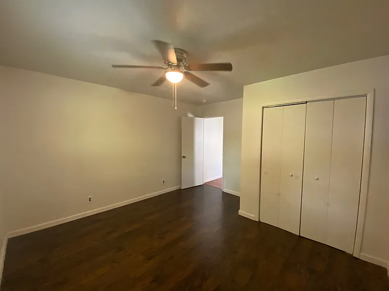 102 Eastwood Dr — Photo 6