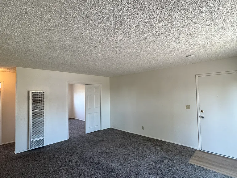 118 Yorkshire Ct #D — Photo 3
