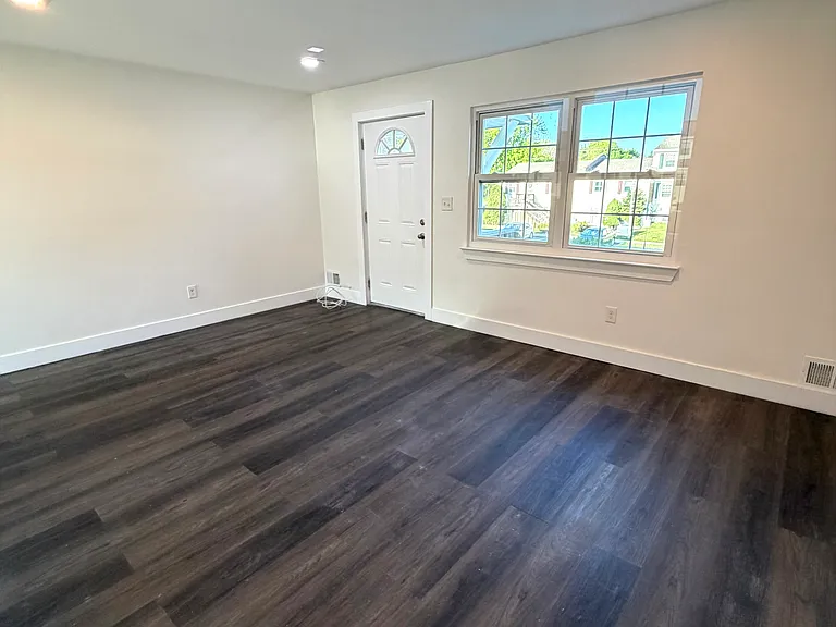310 Sawmill Rd — Photo 17