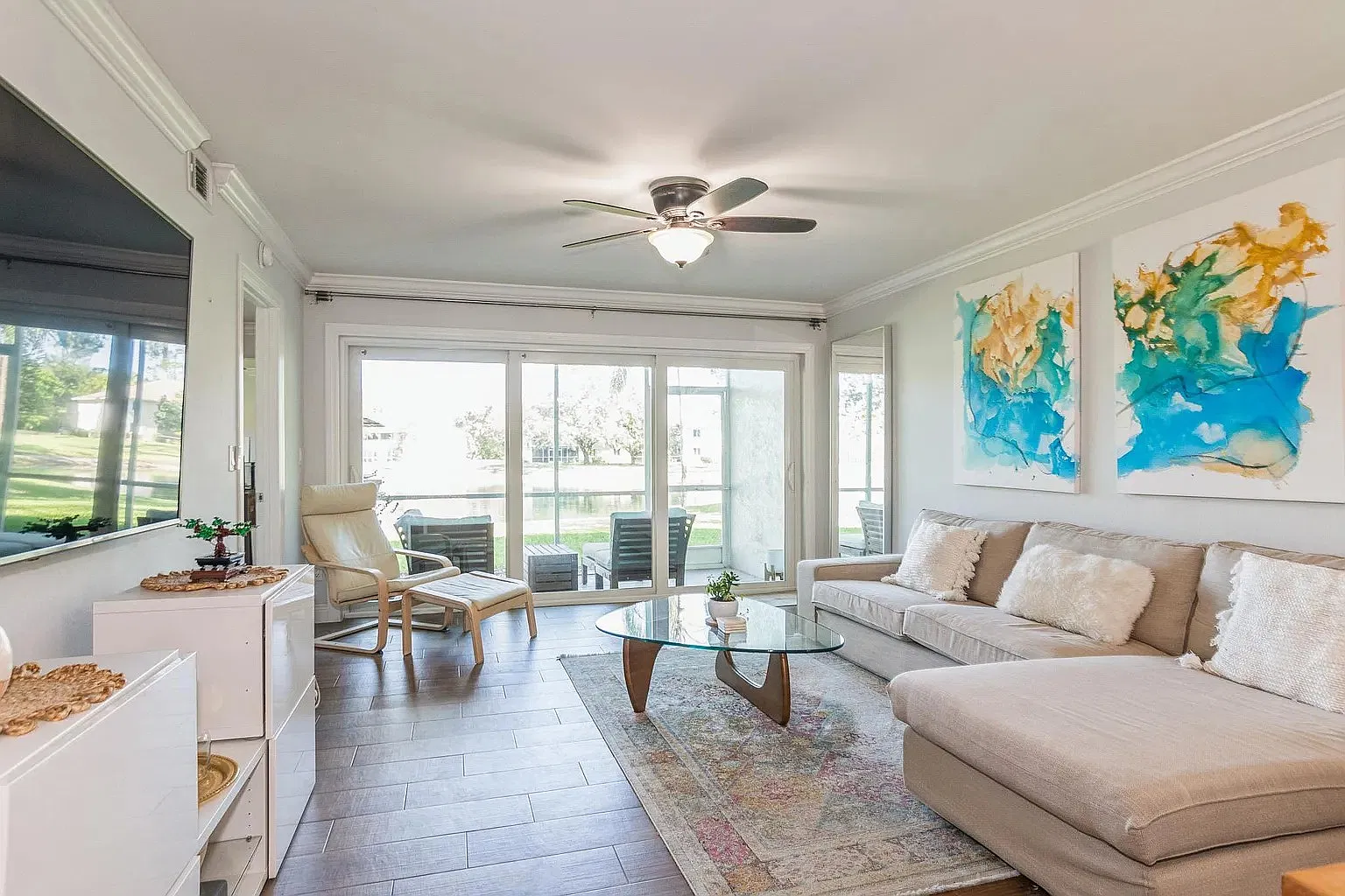 2 bed, 1085 sqft, $1,850 — Photo 2