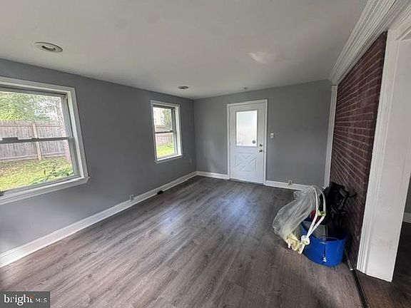 27th image of 151 Bryn Mawr Ave