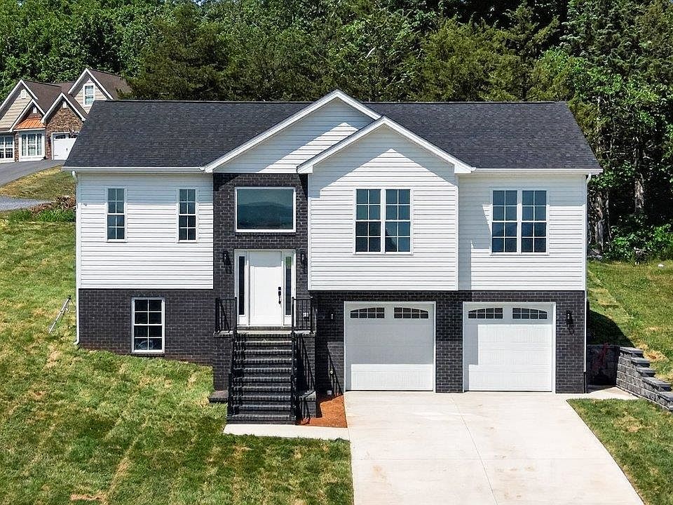 1st image of 211 Suffolk Dr