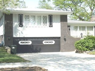 9310 Murray Ct, Morton Grove, IL 60053