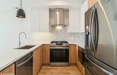 2105 W Caton St #302 — Photo 5