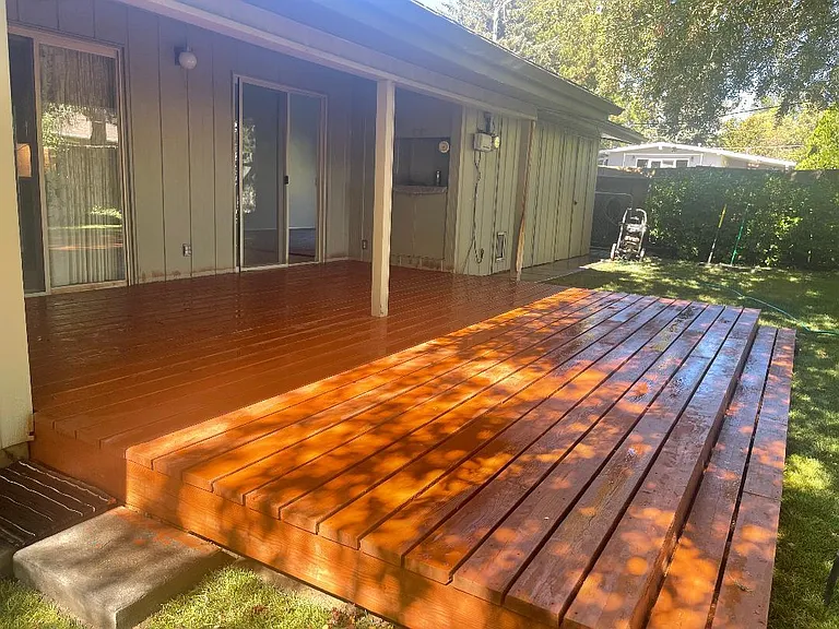 2044 Sunrise Cir — Photo 3