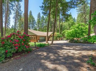 286 Rossier Ln, Grants Pass, OR 97527