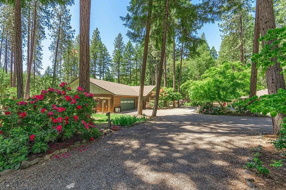 286 Rossier Ln photo 1