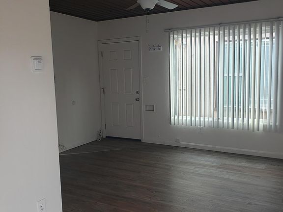 2nd image of 5161 1/2 W Point Loma Blvd