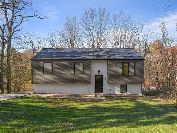 2nd image of 32 Green Oak Dr