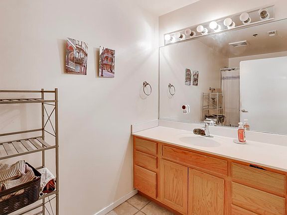 4th image of 933 W Van Buren St APT 425