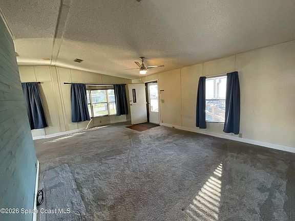 3rd image of 844 Cardinal Ave