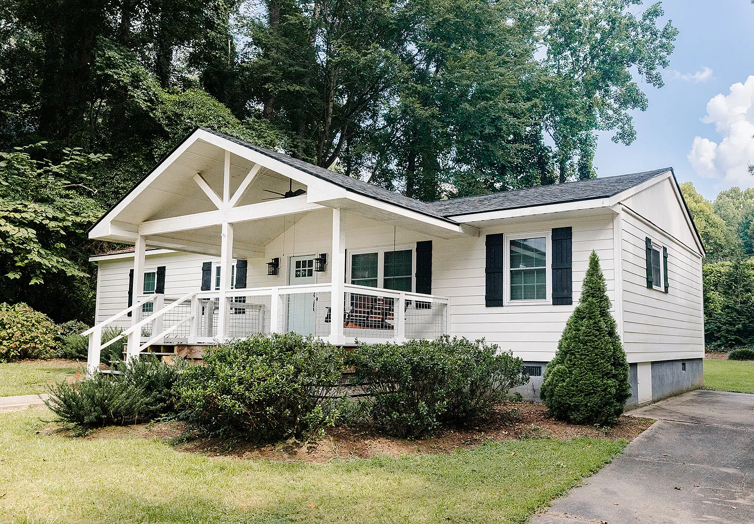 4 bed, 1325 sqft, $3,000 — Photo 1